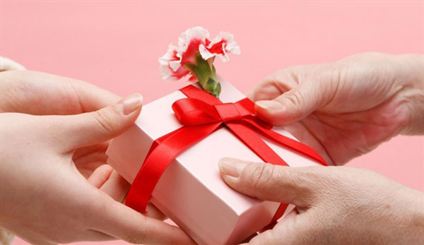 Qùa tặng không bằng cách tặng