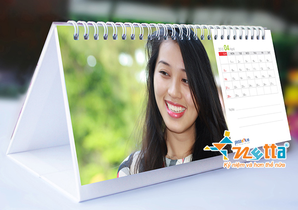 lịch để bàn in hình theo yêu cầu