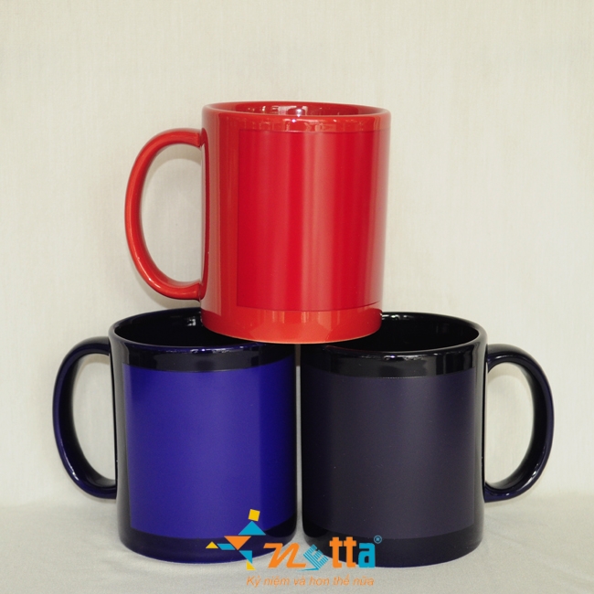 ly sứ đổi màu huyền ảo