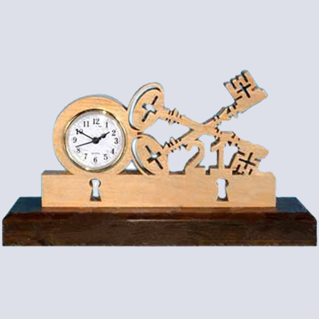 Đồng hồ gỗ để bàn mới lạ